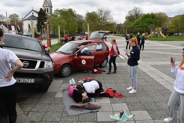 Sremska Mitrovica organizovala takmičenje u prvoj pomoći - SEKUNDE KOJE ZNAČE NEČIJI ŽIVOT