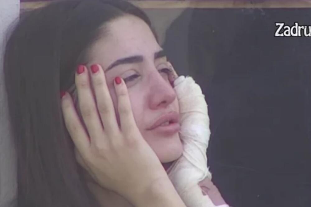 ANĐELA SE SAD SETILA PORODICE! Prvo ih NAPALA, a onda se PREDOMISLILA: Izjava je ZGROZILA MNOGE