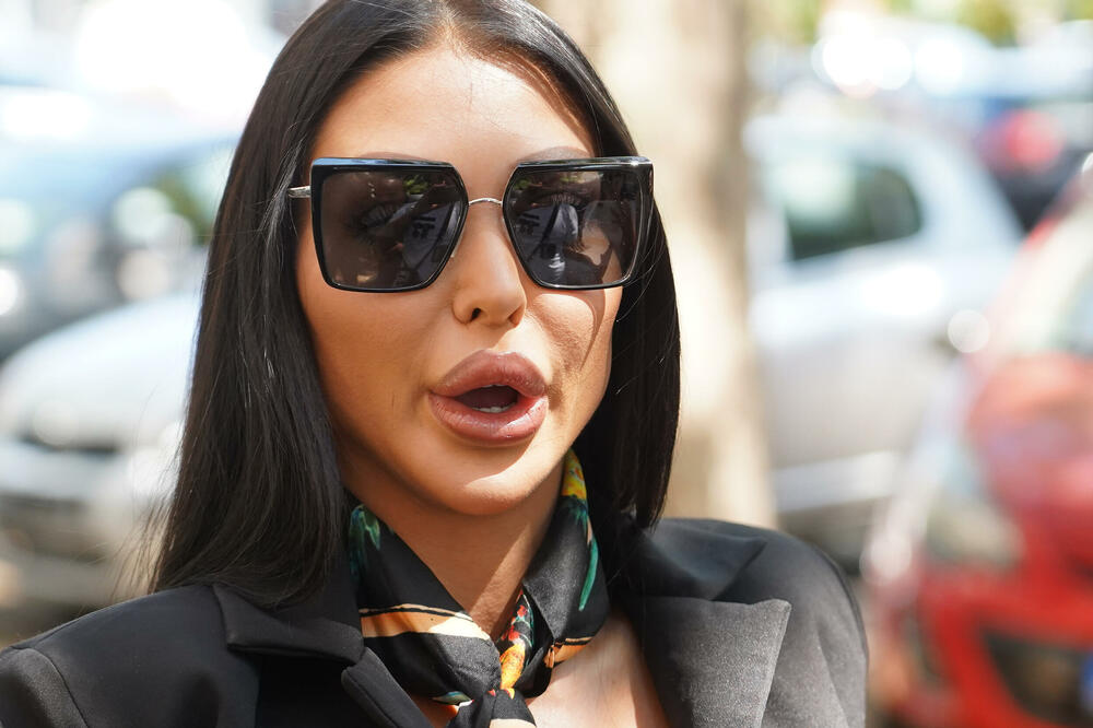 NAKON NAPUŠTANJA RIJALITIJA MAJA MARINKOVIĆ SE ČULA SA MAJKOM: Ovo joj je PRVO REKLA