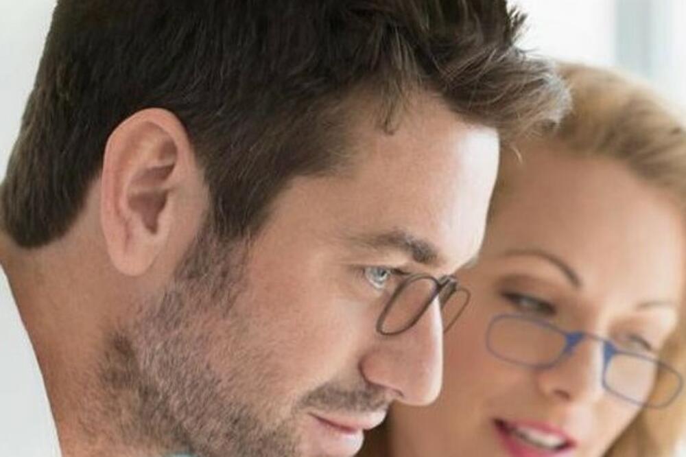 OLAKŠAJTE SEBI SVAKODNEVNICU UZ OVE NAOČARE: Ultra tanke i veoma praktične!