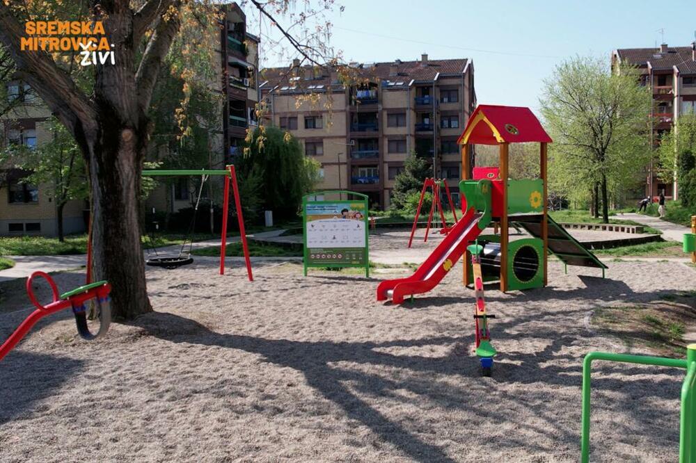 SREMSKA MITROVICA: akcija uređenja dečjih igrališta se nastavlja - TRI NOVA IGRALIŠTA