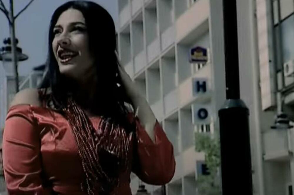 NAKON RAZVODA OD MUŽA, NJEGOVA SUPRUGA JOJ POSTALA NAJBOLJA PRIJATELJICA: Ističe da njeno DETE sada ima DVE MAJKE