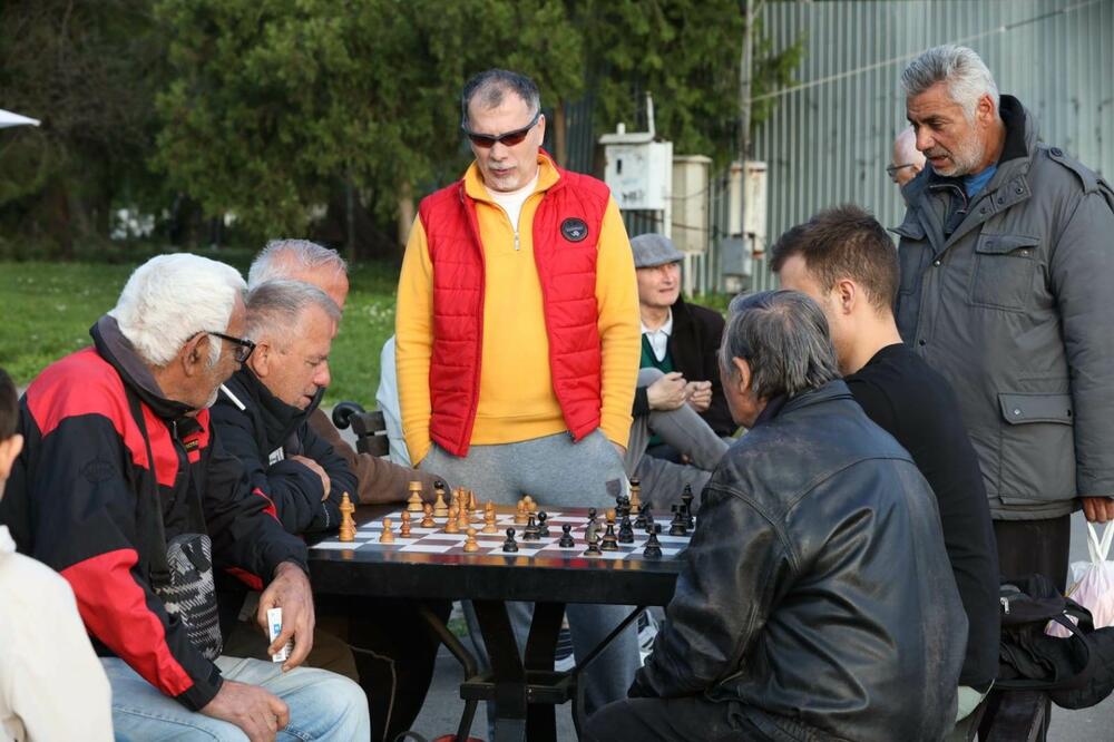 DANAS ĆE SE SMENJIVATI SUNCE I OBLACI: Kiša će padati u OVOM delu Srbije, a mogući su i UDARI VETRA OLUJNE JAČINE!