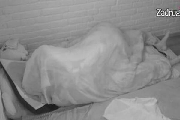 UBACILA U PETU BRZINU I BACILA GA U NESVEST: Maja pokazala UMEĆE, Zvezdan ne zna šta ga je snašlo (18+)