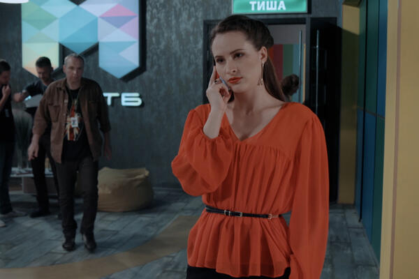 "ANJA" NE PRESTAJE DA IZNENAĐUJE SVOJIM SPLETKAMA! Ne propustite novu epizodu hit serije "Prsten sudbine"