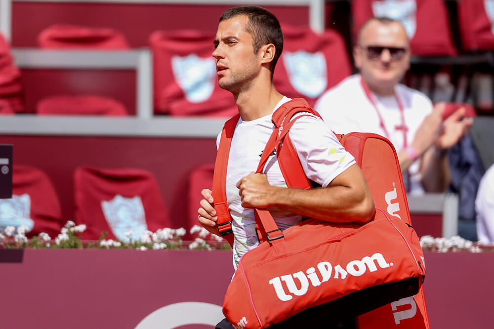 LASLO ĐERE SERVIRAO NA 2 POENA DO POLUFINALA, PA STAO: Vajdin učenik zaustavio Srbina u Banjaluci!