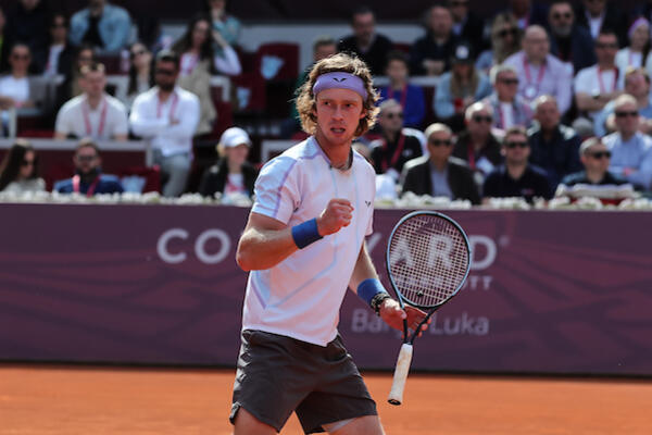 RUBLJOV SLOMIO ŽILAVOG DŽUMHURA! "Dželat" Srbina rival za finale u Banjaluci (FOTO)