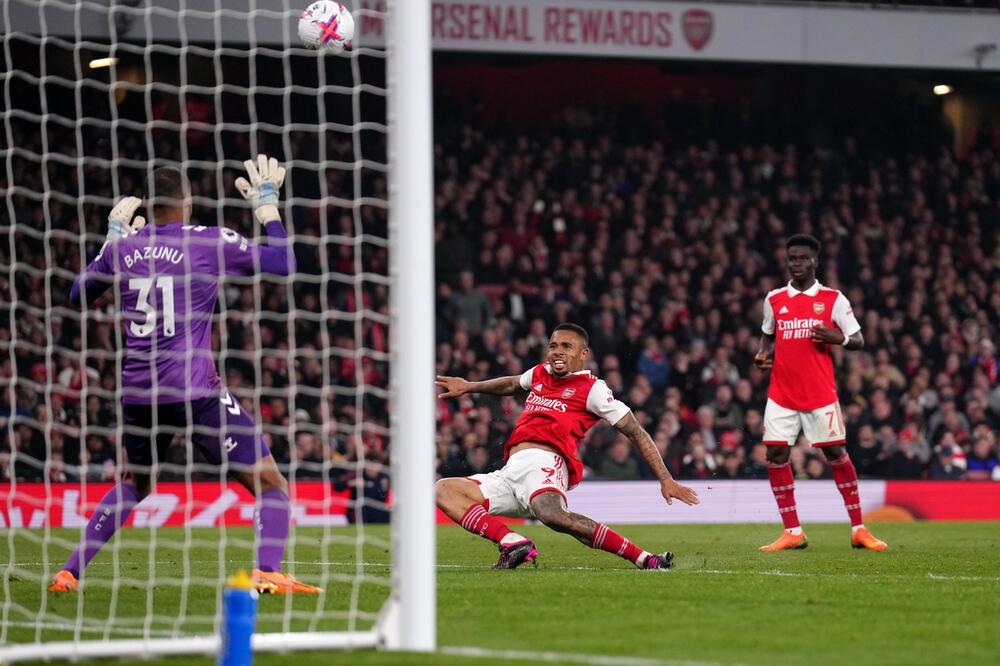 NEVIĐENA LUDNICA U LONDONU: Arsenal se vratio iz mrtvih, poslednji tim lige umalo režirao senzaciju