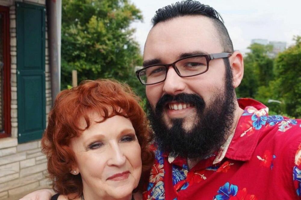 STARIJA JE OD NJEGA 53 GODINE, A 8 GODINA SU U BRAKU: Ispričali su NEVEROVATNU ljubavnu PRIČU! (VIDEO)