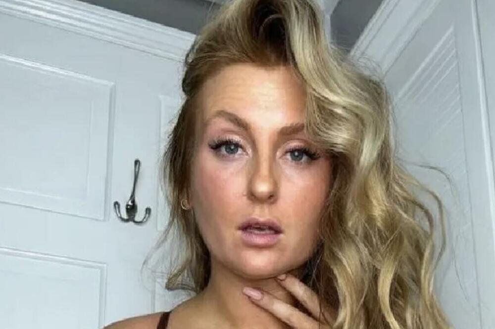 PLAVOKOSA BOMBA URADILA TO PRED KAMEROM: Najavila iznenađenje, A ONDA...