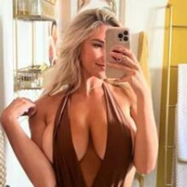 NAJVRELIJA ODBOJKAŠICA SVETA HTELA MANJE GRUDI: Dosta mi je tog pitanja - imam NULA silikona, sve je prirodno! FOTO