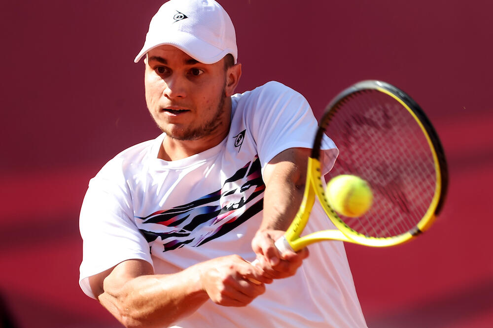 JEDAN SRBIN MANJE U RIMU: Italijan SRUŠIO Kecmanovića za treće kolo u Rimu!