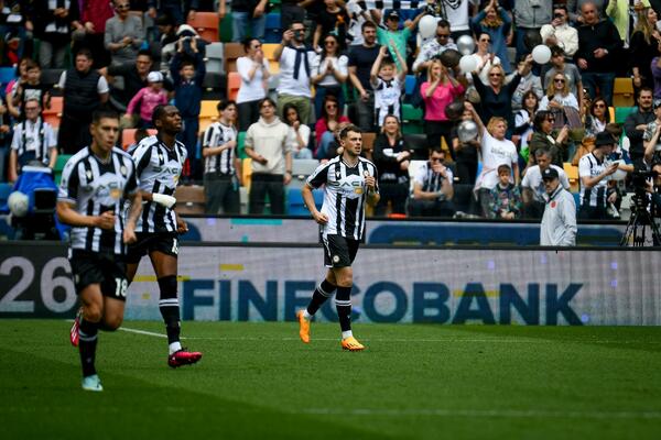 MAJSTORIJA LAZARA SAMARDŽIĆA! Srbin postigao maestralni gol, ali to nije bilo sve (VIDEO)