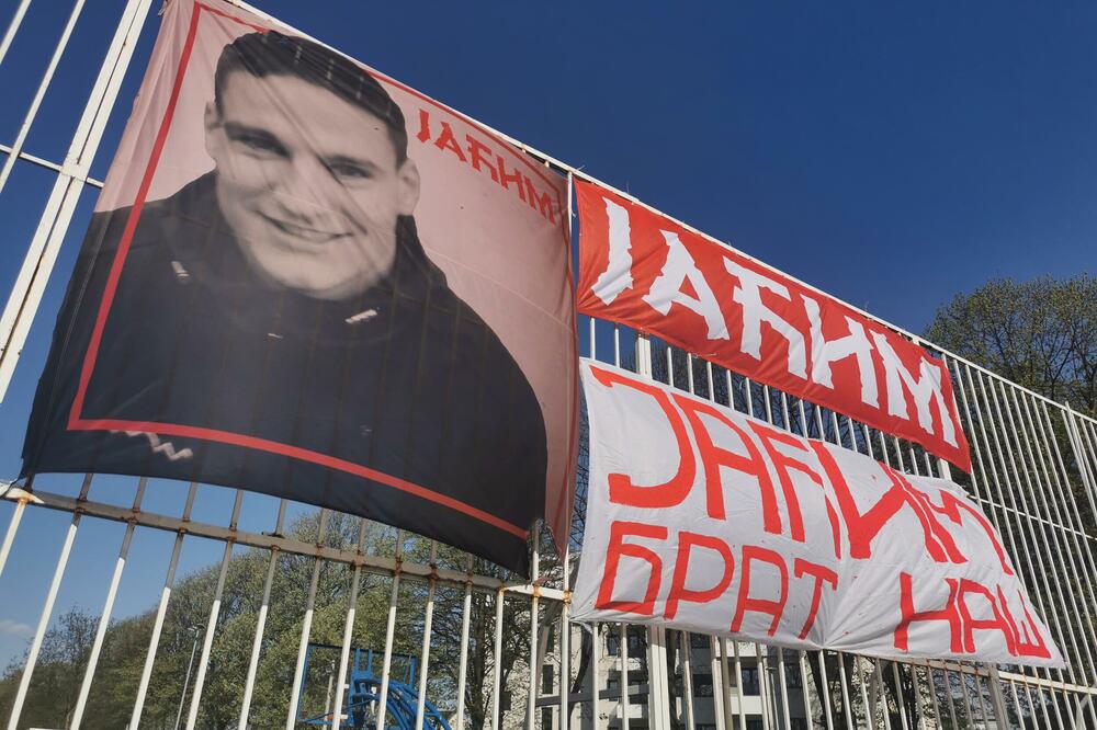 ALEKSANDAR UBIJEN PRE 7 GODINA, PRIJATELJI ČUVAJU SEĆANJE NA NJEGA: U nameri da zaštiti druga uboden NOŽEM U SRCE