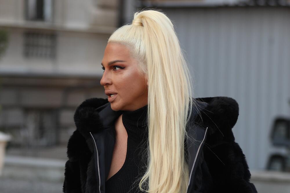 JELENA KARLEUŠA SE OGLASILA O TRAGEDIJI KOJA JE ZADESILA SRBIJU: Snažnom porukom ZAKUCALA u METU