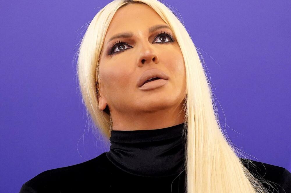 ISPLIVALI NOVI DETALJI SUKOBA JELENE KARLEUŠE I FUTE: Birtašević sve JAVNO PODELIO, svi se pitaju samo JEDNO (FOTO)