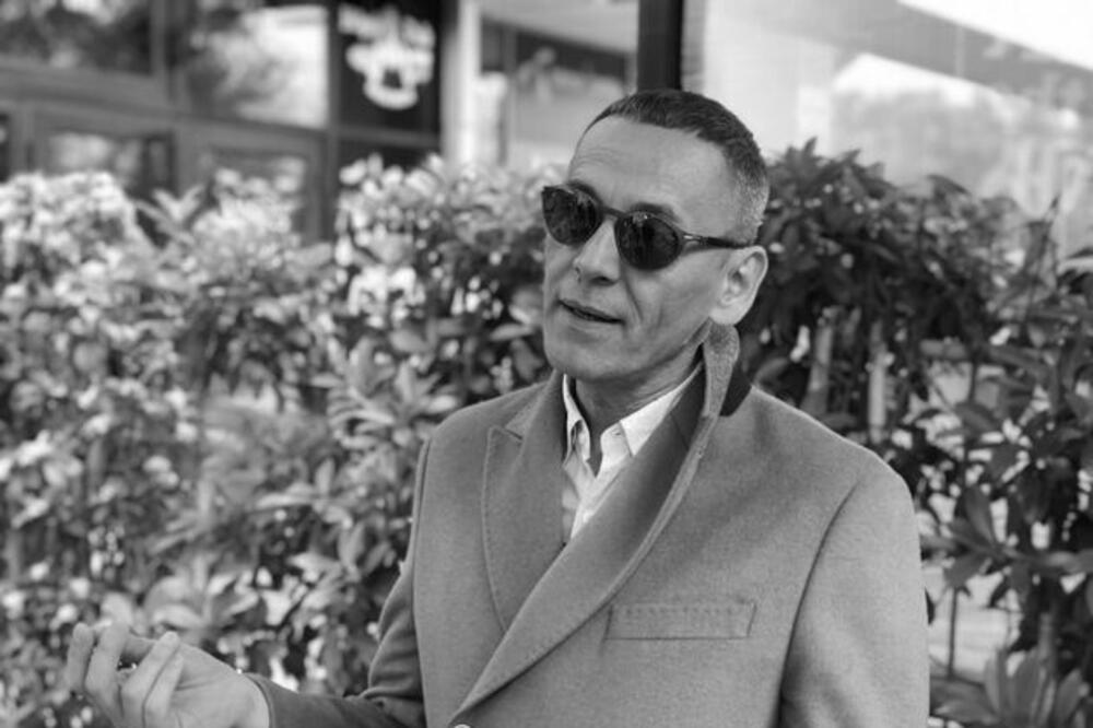 BOLAN PRIZOR ISPRED DOMA SAŠE VIDIĆA! Ono što se događa na dan njegove SAHRANE kida srca, POSEBNO DEO ZA PSA