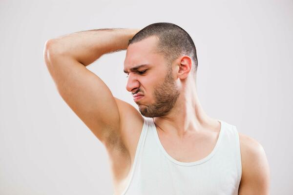 NEUTRALIŠITE NEPRIJATNE MIRISE: Bez invazivnih metoda rešite se prekomernog znojenja
