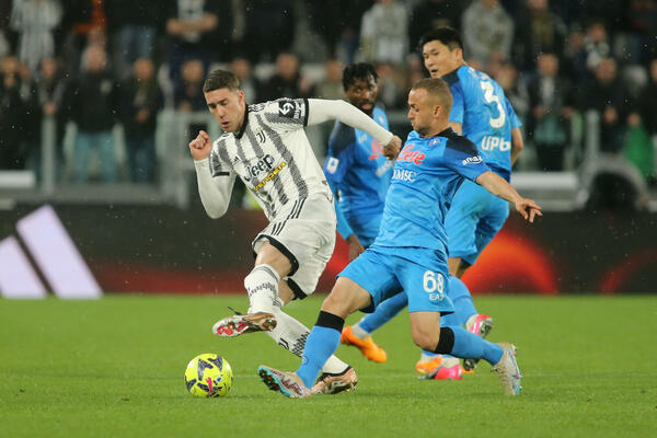 VLAHOVIĆ I ULAZAK U 90. MINUTU DERBIJA? Alegri objasnio odluku oko Srbina (FOTO)