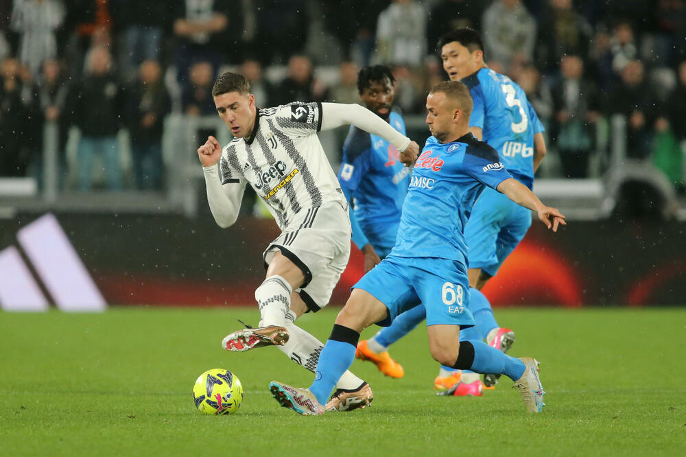 VLAHOVIĆ I ULAZAK U 90. MINUTU DERBIJA? Alegri objasnio odluku oko Srbina (FOTO)