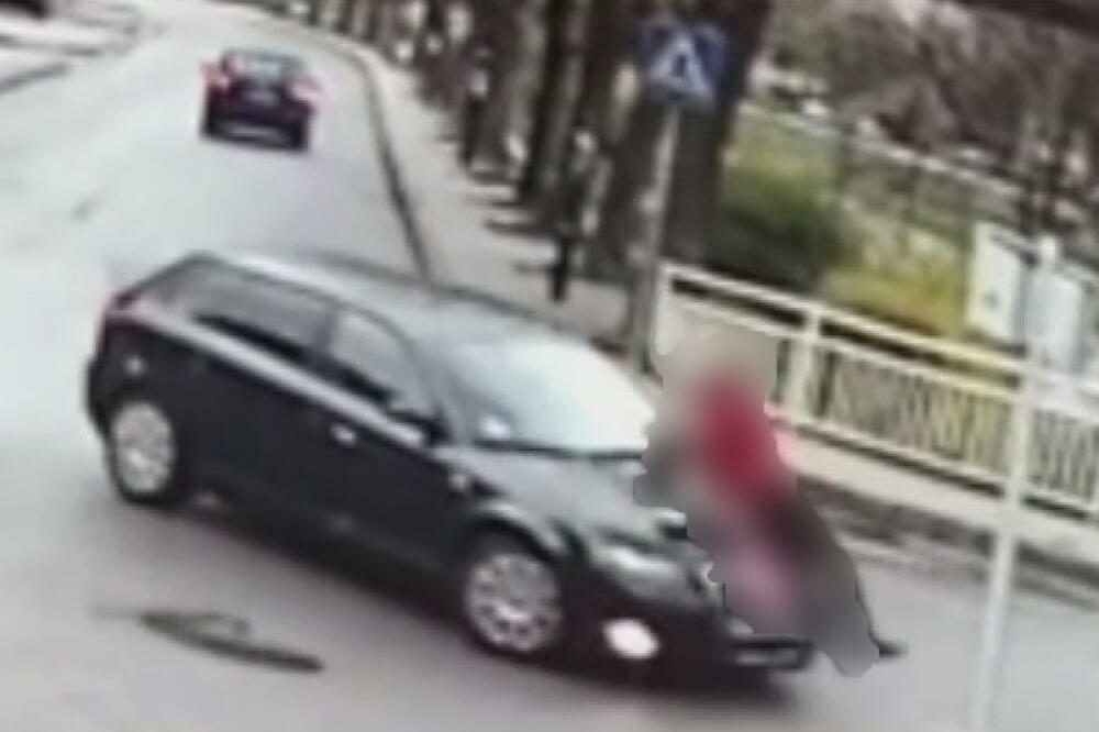 (UZNEMIRUJUĆI VIDEO) AUDI POKOSIO ŽENU PEŠAKA U PRIJEPOLJU: Udario je nasred ulice i POBEGAO