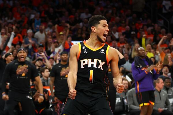 LUDNICA U FINIKSU: Sansi dali 50 POENA ZA ČETVRTINU, pa umalo prokockali +17, Buker brojao do 47! (VIDEO)