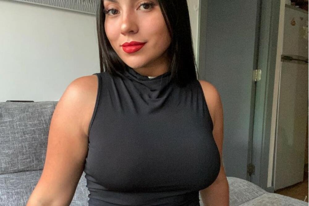 BIVŠA POLICAJKA BATALILA UNIFORMU, PA PREŠLA NA SNIMANJE VRELOG SADRŽAJA: Grmi kako IZGLEDA, evo šta kaže njen OTAC