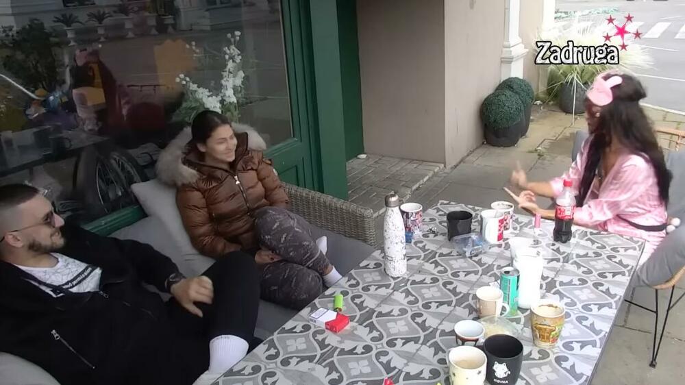 Slađa i Zola razgovor