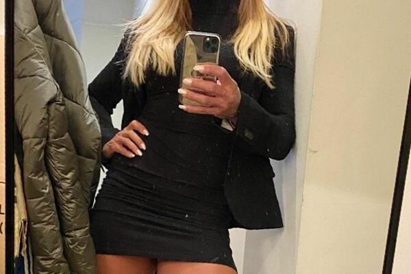ANDREA IMA 53 GODINE, A BILA JE INTIMNA SA 720 LJUDI: Otkrila je kako PREPOZNA dobru osobu u KREVETU! (FOTO)