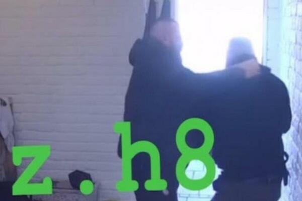 KATASTROFA U ZADRUZI, JEZIVIJE NE MOŽE: Pobesneo pa počeo da DAVI ZADRUGARA, NOKTI SE UREZALI u VRAT