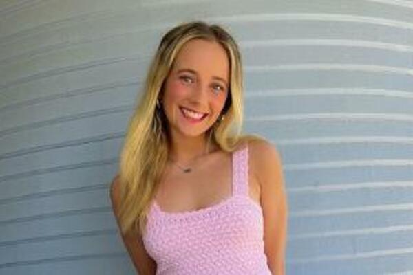 OVA DEVOJKA PROLAZI KROZ PAKAO NA SVAKA 2 SATA, LEKARI KAŽU DA JE MEDICINSKI ZDRAVA: Evo šta joj se DEŠAVA, UŽAS!