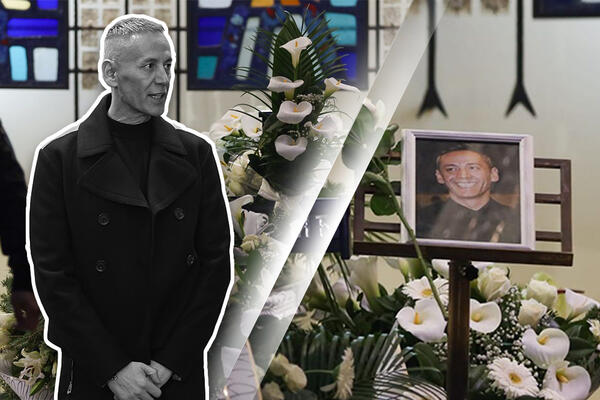 NAJPOTRESNIJA FOTOGRAFIJA DANAS! PORODICA u suzama, a iza SANDUKA Saše Vidića su OVI LJUDI: Jedan DETALJ kida dušu