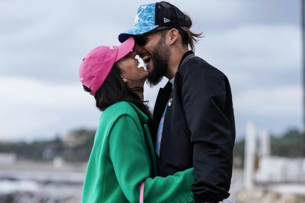 ANASTASIJA RAŽNATOVIĆ I GUDELJ IZGUBILI BEBU: Fudbaler se PONOVO oglasio povodom OVE TEME