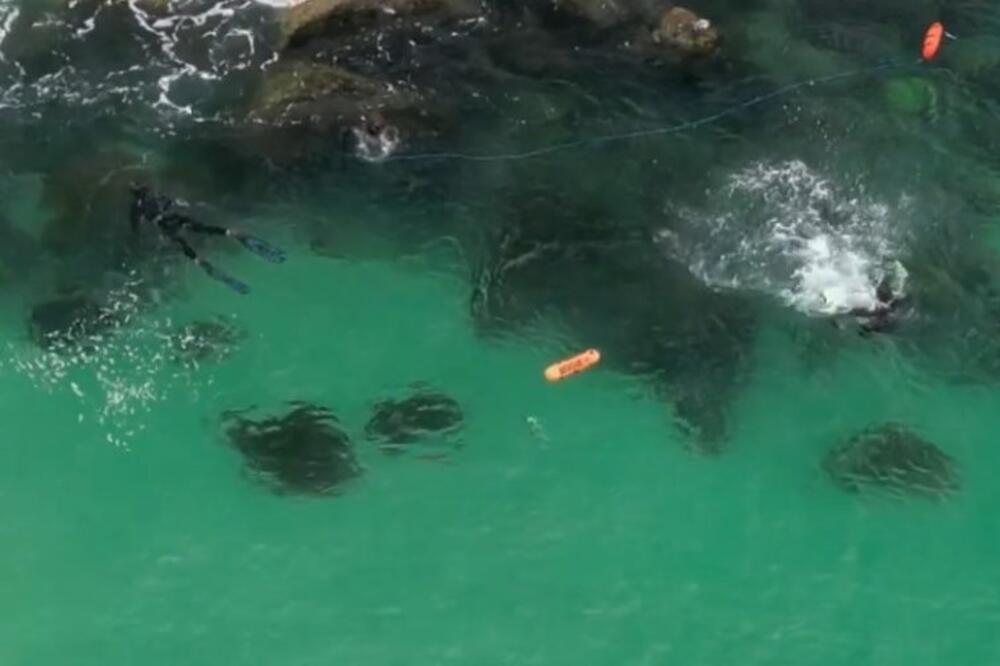 NISU ZNALI DA OKO NJIH KRUŽI OGROMNA NEMAN: Žena sve snimala, vrištala ali je nisu čuli, desilo se ovo (VIDEO)