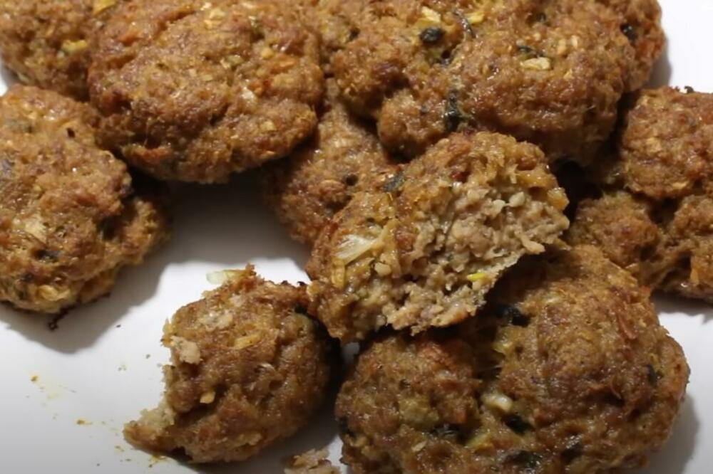 PLJESKAVICE OD KROMPIRA I LUKA PRAVE SAMO ISKUSNE DOMAĆICE: Njih jedu i NAJPROBIRLJIVIJA deca, recept je PRELAK