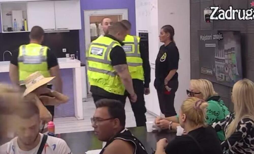 Obezbeđenje razdvaja Zvezdana i Anu