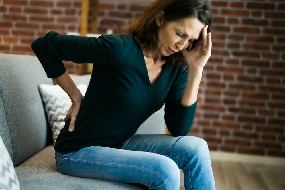 Ne ignorišite simptome: Lari lekari bolove u leđima pripisali sedenju na poslu, a onda je usledila prava dijagnoza