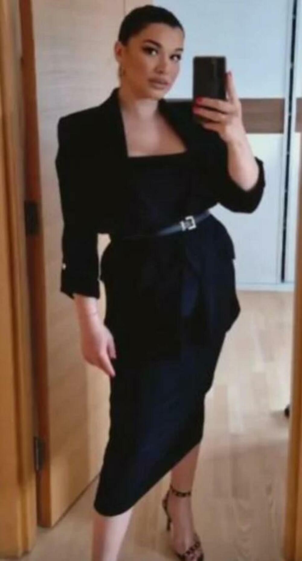 Milica Rađen pozira