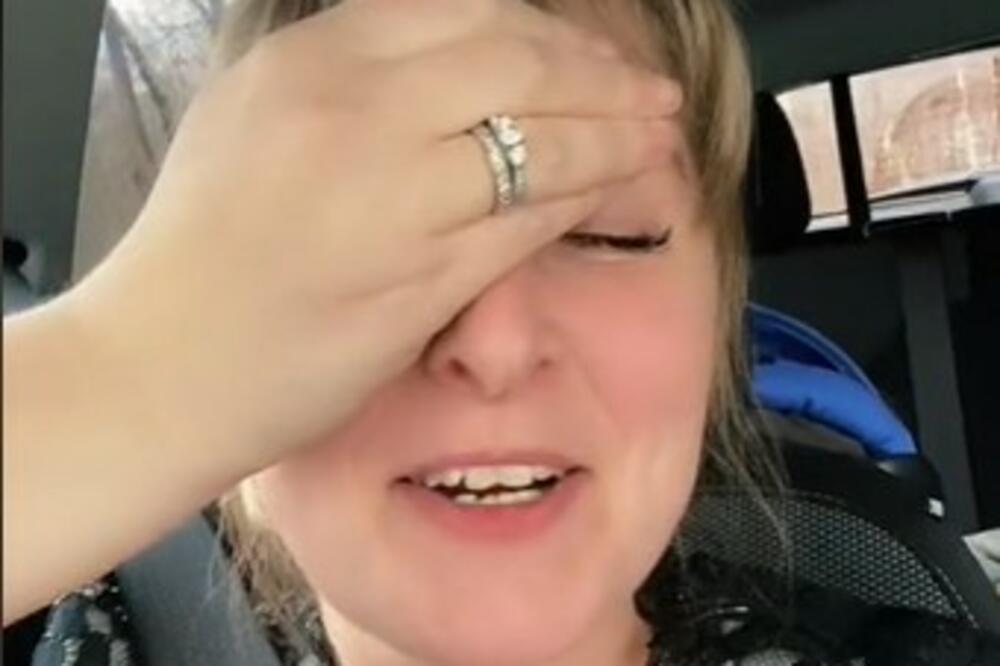 SVE JE IZGLEDAO KAKO TREBA, DOK NIJE OPUSTILA LICE: Zbig FRIZURE ove NESREĆNE ŽENE svi ostali šokirani (VIDEO)