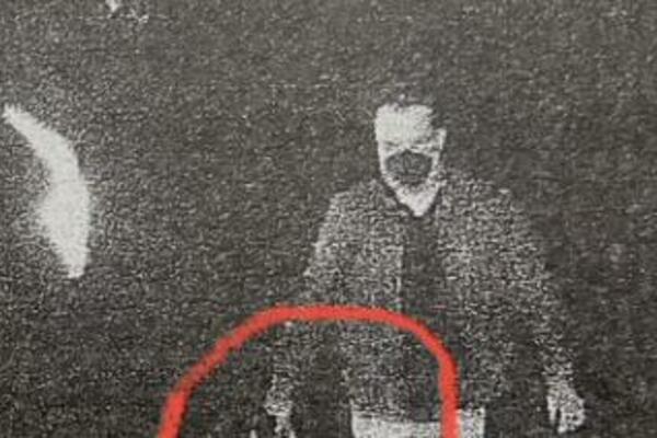 ŠTA OVO BRAJAN VOLŠ NOSI U DESNOJ RUCI? Pojavila se misteriozna fotografija, DA SE NAJEŽIŠ! (FOTO)