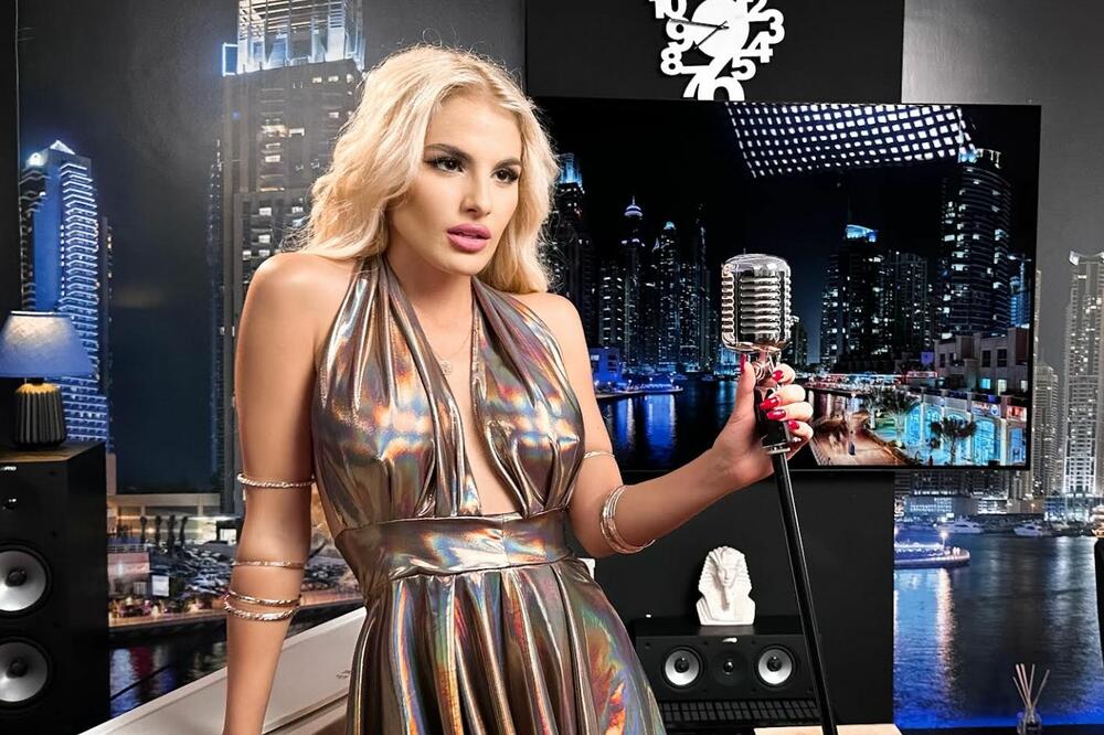 POZNATA PEVAČICA OTVORILA DUŠU! "Dobijala sam 1.500 dinara za veče": Sara je tada imala samo 15 godina