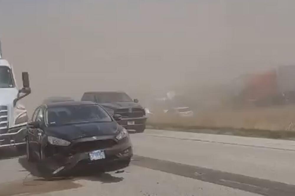 ZBOG PEŠČANE OLUJE 72 VOZILA UČESTVOVALO U STRAŠNOJ NESREĆI: Broje se mrtvi, vozila gore (STRAŠAN VIDEO)