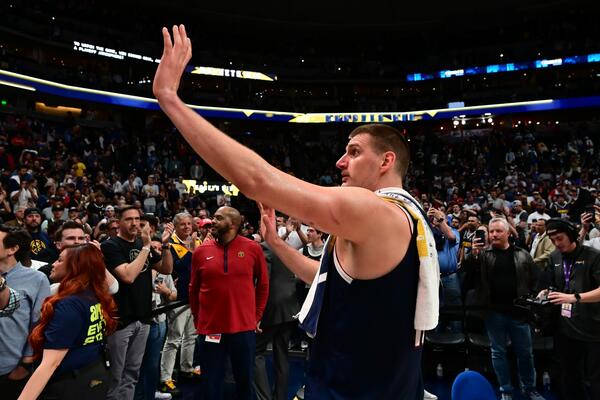 "NADAM SE DA ĆE BITI SUNČAN DAN, PA ĆU VEROVATNO BITI U BAZENU..." Jokić nasmejao sve zbog pitanja o MVP priznanju