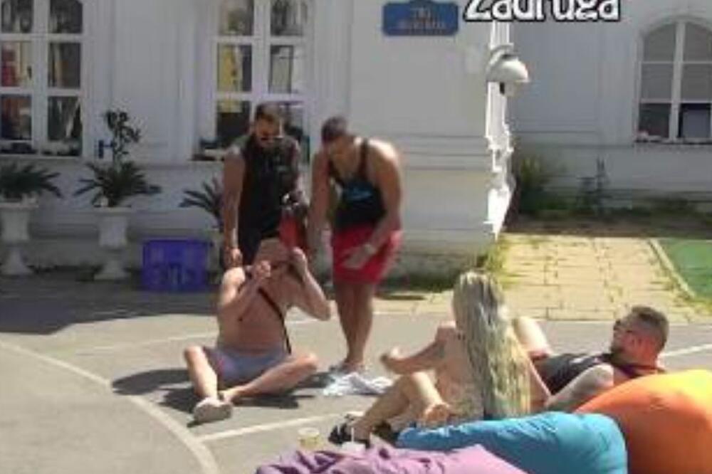 ISPLIVAO ŠOKANTAN SNIMAK IZ ZADRUGE! Sledi diskvalifikacija Filipa Cara? Zadrugar nakon UDARCA pao kao POKOŠEN