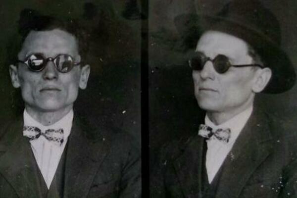 NIKAD NE BISTE POGODILI KO JE ČOVEK SA SLIKE IZ JUGOSLAVIJE: Nastala je 1928. i ODLIČNO GA ZNATE (FOTO)