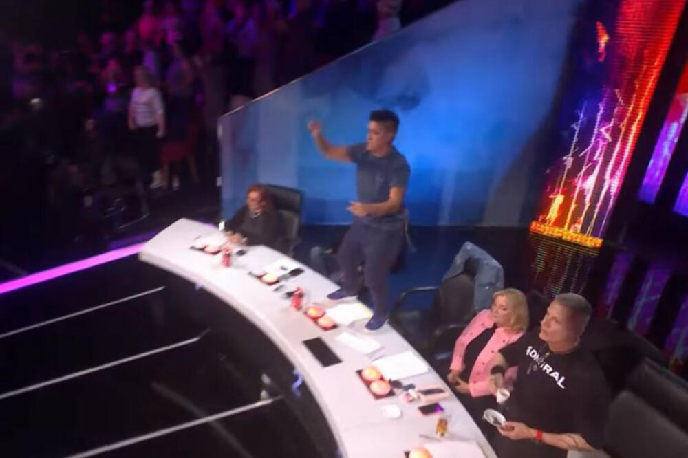 MARIJA ŠERIFOVIĆ SKOČILA NA STO U ZVEZDAMA GRANDA: Pevačicu svi gledali u ČUDU‚ razlog će vas IZNENADITI