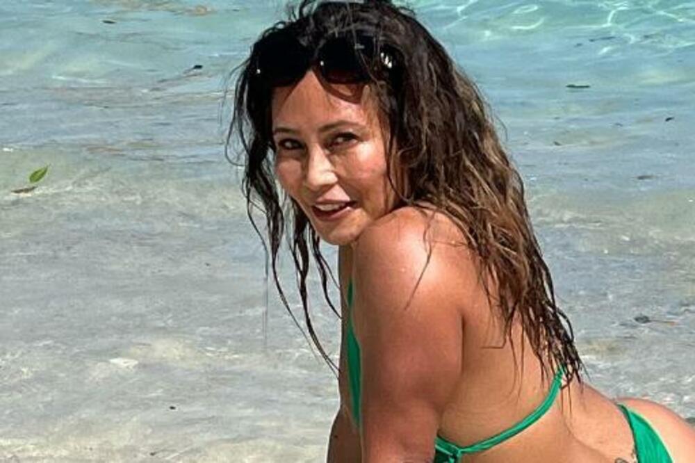 ZBOG NJENOG IZGLEDA JEDVA POVERUJU U NJENE GODINE: Ova mama gazi ŠESTU DECENIJU, ljudi je nazivaju DEVOJKOM (FOTO)