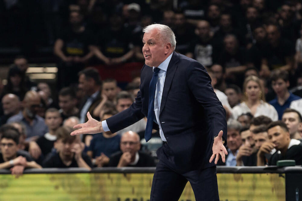 ŽELJKO OBRADOVIĆ "EKSPLODIRAO": Trener Partizana URLAO na igrače! (VIDEO)