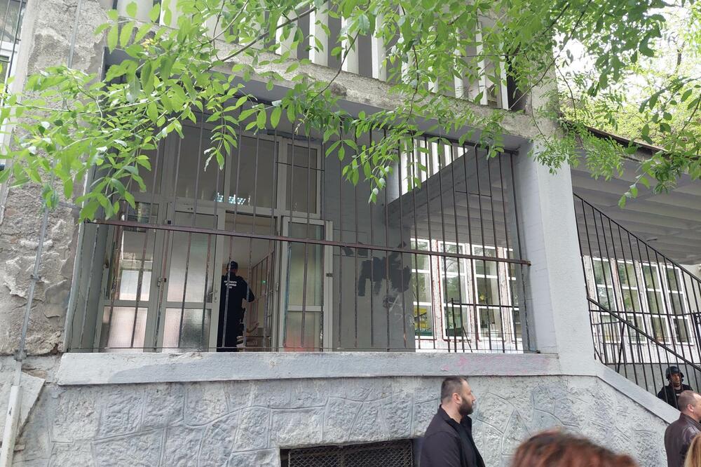 POZNATI DETALJI SEDNICE IZ "RIBNIKARA": Roditelji sa direktorkom saglasni oko 1 STVARI