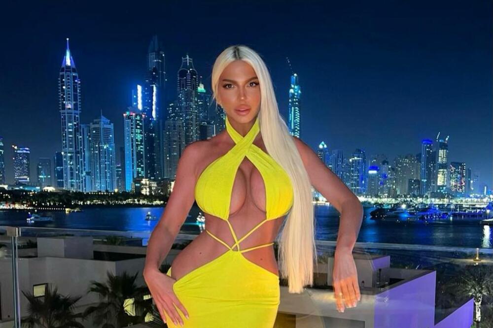 KARLEUŠA ZAGREJALA VRELIM SNIMKOM U NOVOGODIŠNJOJ NOĆI: Pokazala čime RASPOLAŽE i kako se UVIJA, nije za MALOLETNE